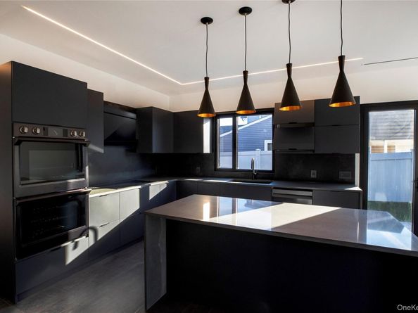 1 Short Lane, Levittown NY 11756