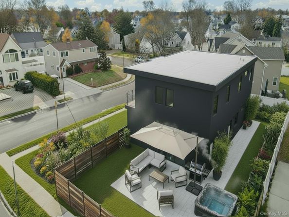 1 Short Lane, Levittown NY 11756