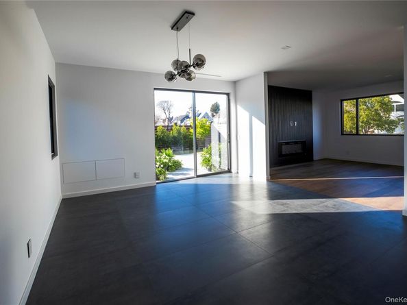 1 Short Lane, Levittown NY 11756