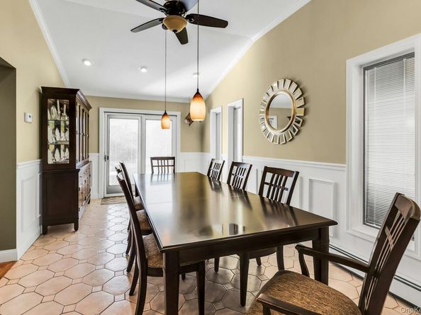 94 Pequot Lane, East Islip NY 11730