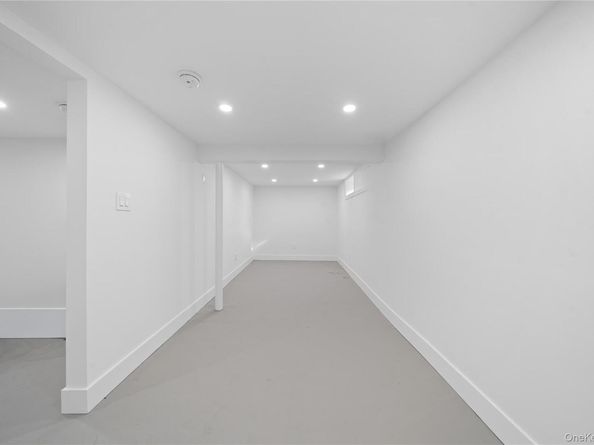 16 Fife Drive, Coram NY 11727