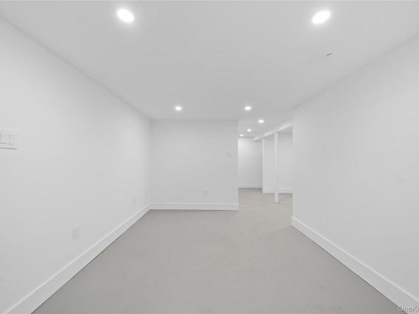 16 Fife Drive, Coram NY 11727