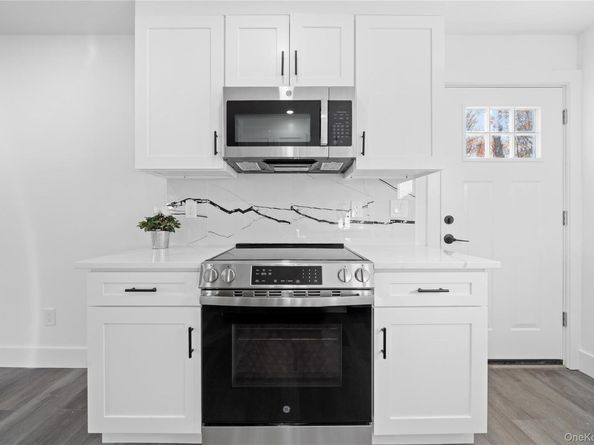 16 Fife Drive, Coram NY 11727