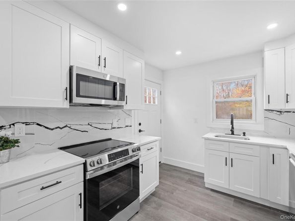 16 Fife Drive, Coram NY 11727