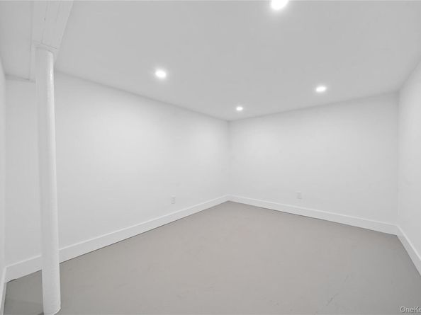 16 Fife Drive, Coram NY 11727