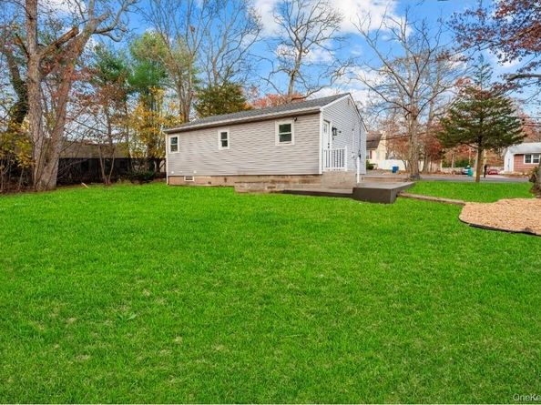 16 Fife Drive, Coram NY 11727