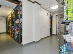 15 Canterbury Road D6, Great Neck NY 11021