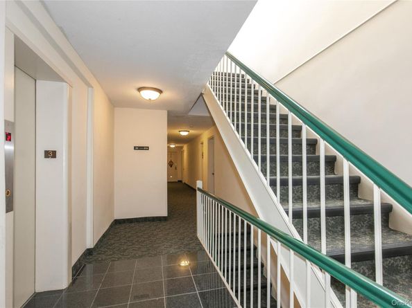 15 Canterbury Road D6, Great Neck NY 11021