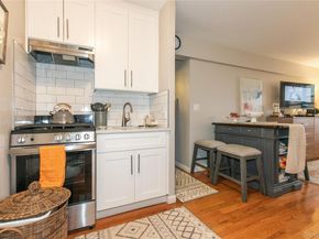 15 Canterbury Road D6, Great Neck NY 11021