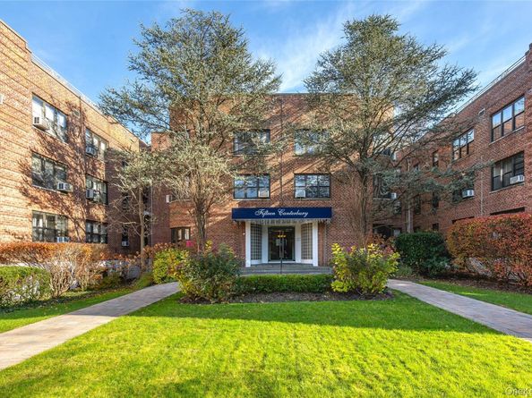 15 Canterbury Road D6, Great Neck NY 11021