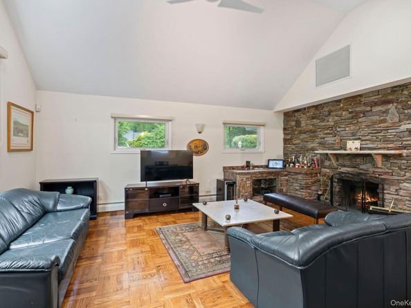 30 Darby Drive, South Huntington NY 11746