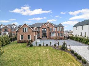 185 Willetts Lane, West Islip NY 11795