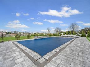 185 Willetts Lane, West Islip NY 11795