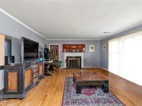 376 1st Street, Mineola NY 11501