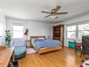 376 1st Street, Mineola NY 11501