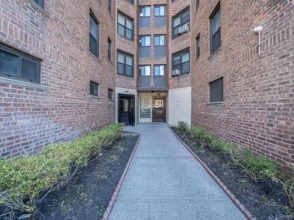 83-85 Woodhaven Boulevard 3L, Woodhaven NY 11421