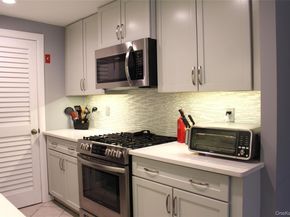 486 Daryl Drive 486, Medford NY 11763