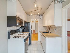 51 Lincoln Avenue D22, Rockville Centre NY 11570