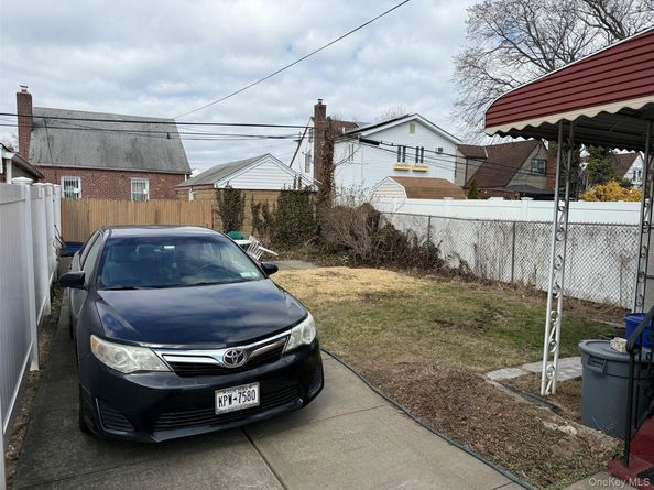 11486 228th Street, Cambria Heights NY 11411