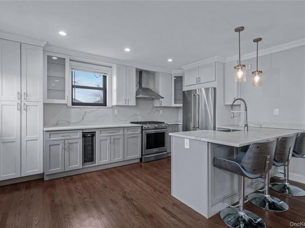 19947 22nd Avenue UPPER, Whitestone NY 11357