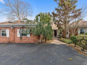 84 Horton Place, Syosset NY 11791