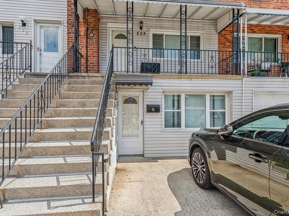 228 Calhoun Avenue, Bronx NY 10465