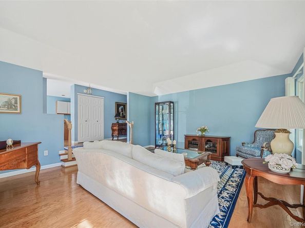 200 Lakebridge Drive N, Kings Park NY 11754