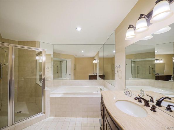 200 Lakebridge Drive N, Kings Park NY 11754