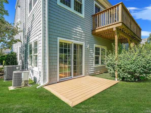 200 Lakebridge Drive N, Kings Park NY 11754