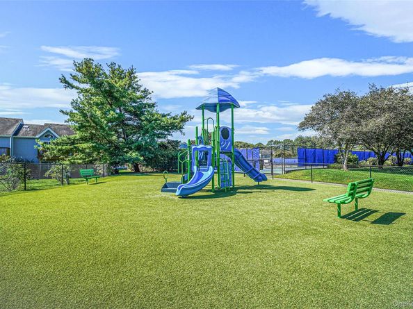 200 Lakebridge Drive N, Kings Park NY 11754