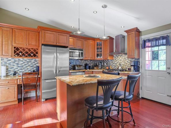 1795 Morningview Drive, Yorktown Heights NY 10598