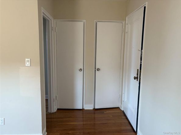 22 Mulford Place 6C, Hempstead NY 11550