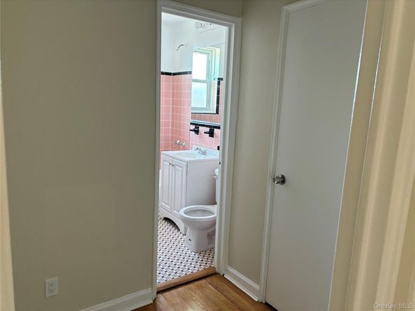 22 Mulford Place 6C, Hempstead NY 11550