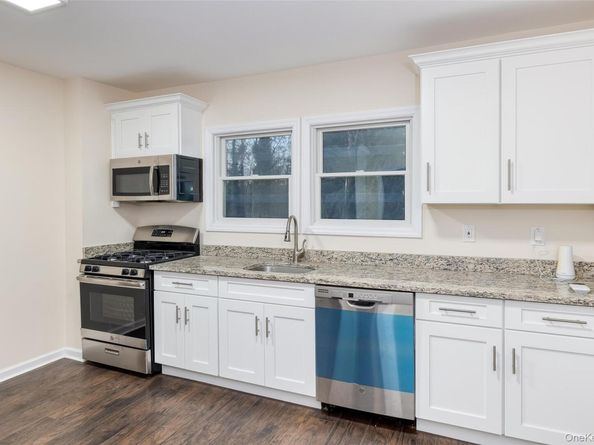 30170 Main Road, Cutchogue NY 11935