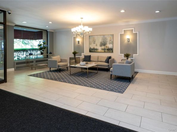 200 Diplomat Drive 8B, Mount Kisco NY 10549