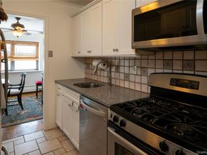 200 Diplomat Drive 8B, Mount Kisco NY 10549