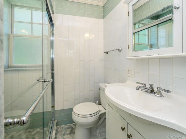 182 14th Avenue, Sea Cliff NY 11579