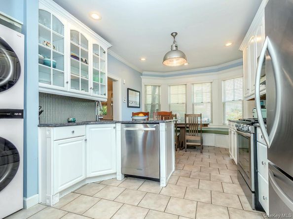 182 14th Avenue, Sea Cliff NY 11579