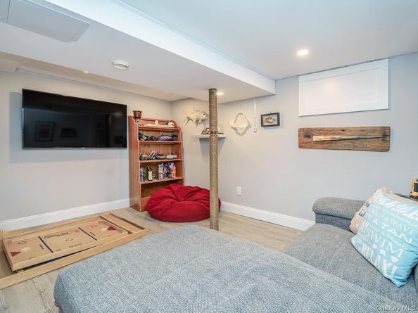 182 14th Avenue, Sea Cliff NY 11579