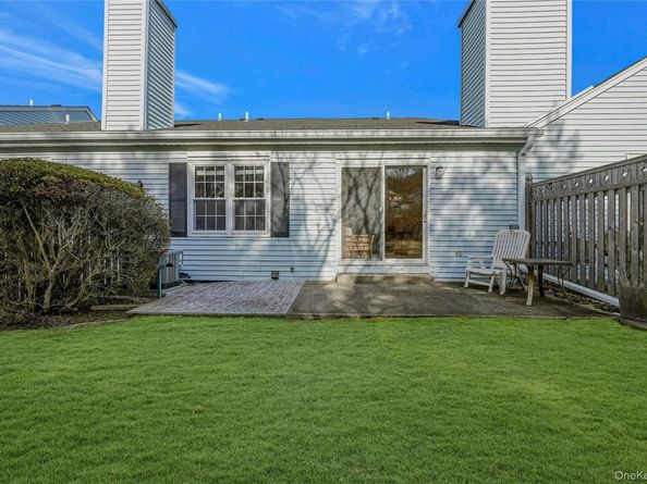 2555 Youngs Avenue 11D, Southold NY 11971
