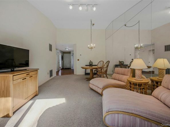 2555 Youngs Avenue 11D, Southold NY 11971