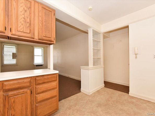 6574 Saunders Street 3H, Rego Park NY 11374