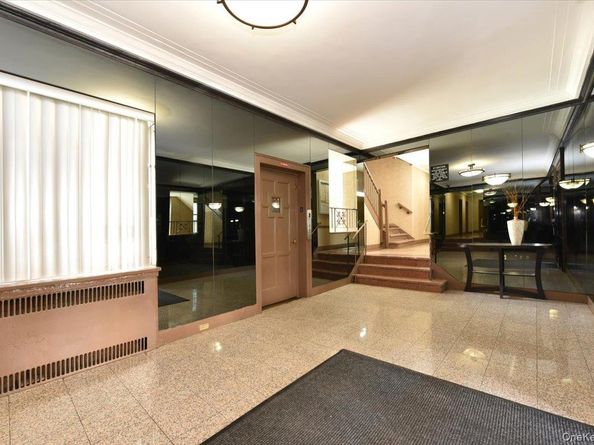 6574 Saunders Street 3H, Rego Park NY 11374