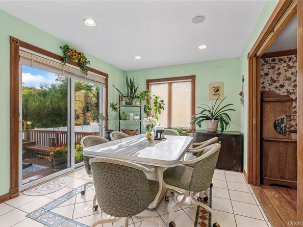 287 E Rockaway Road, Hewlett Harbor NY 11557