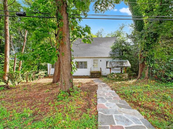 2906 Hyatt Street, Yorktown Heights NY 10598