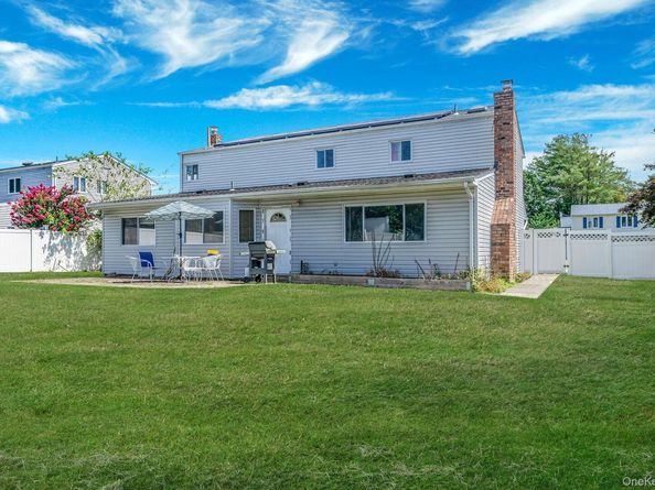14 Lloyd Lane, Nesconset NY 11767