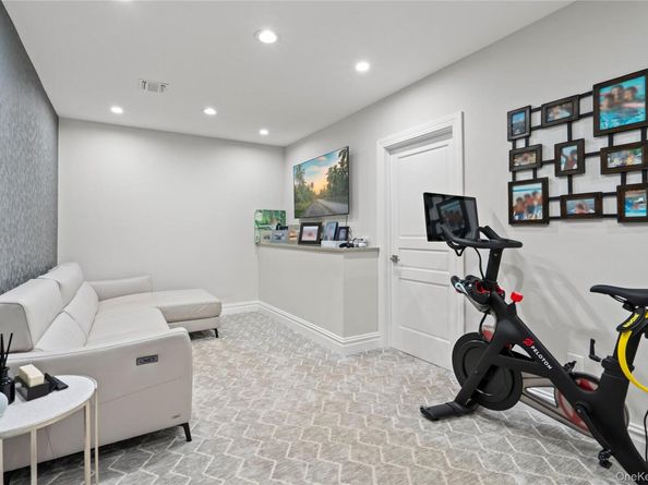 23 The Preserve, Woodbury NY 11797