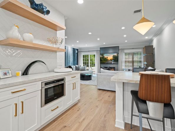 23 The Preserve, Woodbury NY 11797