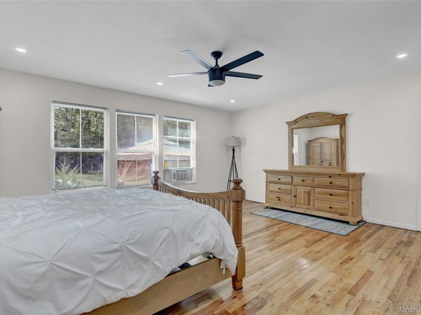 125 Grand Avenue, Shirley NY 11967