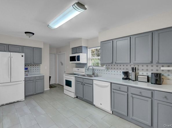 125 Grand Avenue, Shirley NY 11967